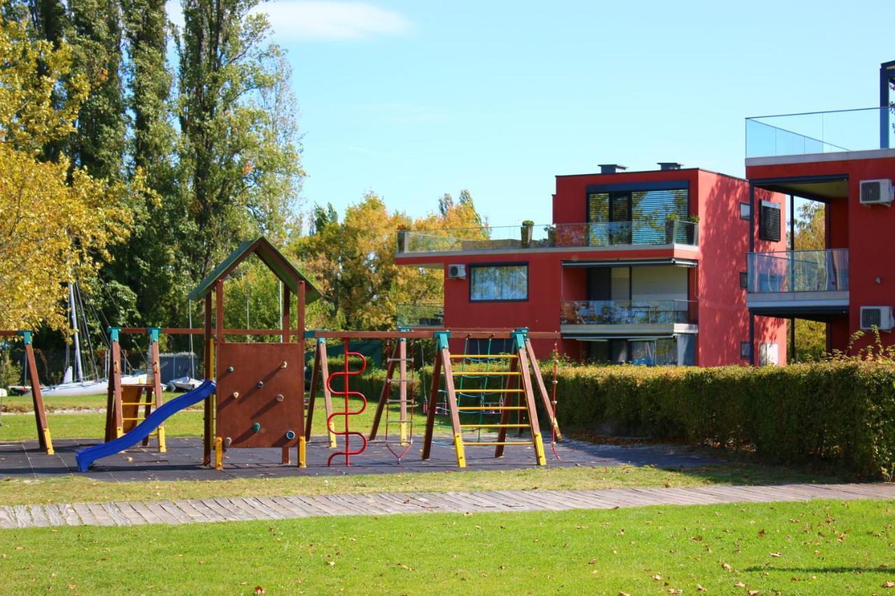 Prime Apartmans Balatonlelle Esterno foto
