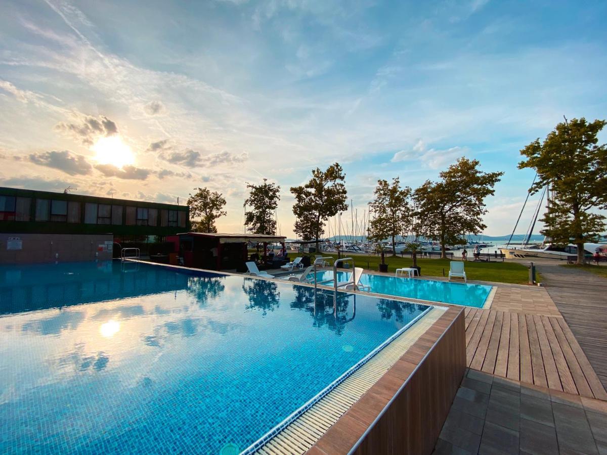 Prime Apartmans Balatonlelle Esterno foto