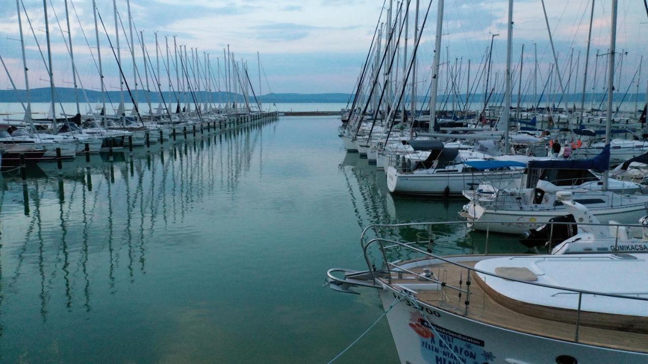 Prime Apartmans Balatonlelle Esterno foto